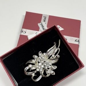 Elegant Crystal Brooch Pin Vintage Style Flower Statement Jewelry Gift